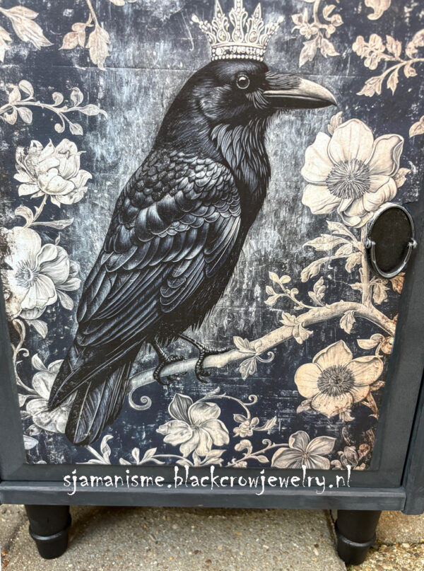 Kastje/Nachtkastje Crow